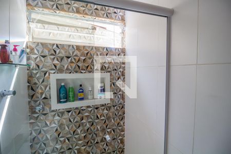 Casa para alugar com 55m², 2 quartos e 2 vagas Casa para alugar com 55m², 2 quartos e 2 vagasBanheiro