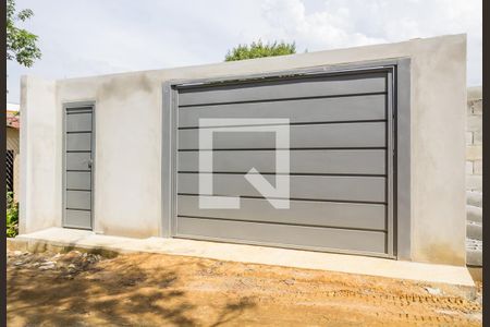 Casa para alugar com 55m², 2 quartos e 2 vagas Casa para alugar com 55m², 2 quartos e 2 vagasFachada