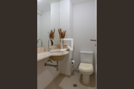 Lavabo de apartamento para alugar com 3 quartos, 120m² em Água Branca, São Paulo