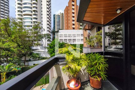 Apartamento à venda com 234m², 4 quartos e 3 vagasVaranda