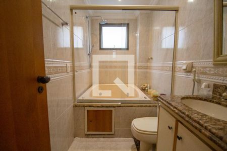 Apartamento à venda com 150m², 4 quartos e 3 vagas Apartamento à venda com 150m², 4 quartos e 3 vagasBanheiro da Suíte 1