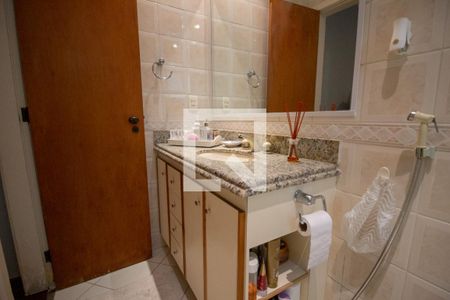 Apartamento à venda com 150m², 4 quartos e 3 vagas Apartamento à venda com 150m², 4 quartos e 3 vagasBanheiro da Suíte 2