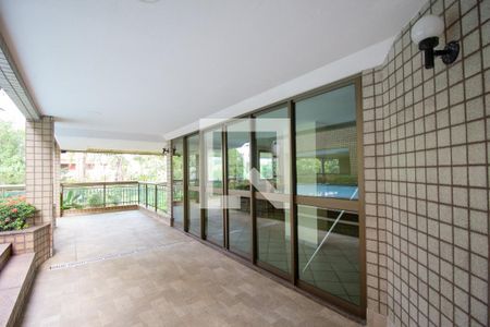 Apartamento à venda com 150m², 4 quartos e 3 vagas Apartamento à venda com 150m², 4 quartos e 3 vagasÁrea Comum - Salão de Festas