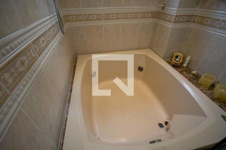 Apartamento à venda com 150m², 4 quartos e 3 vagas Apartamento à venda com 150m², 4 quartos e 3 vagasBanheiro da Suíte 1