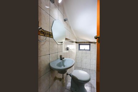 Lavabo de casa para alugar com 3 quartos, 200m² em Jardim Elizabeth, São Paulo