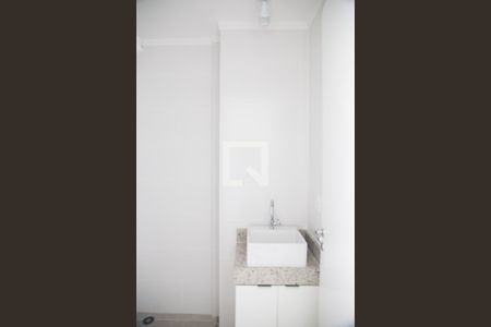 Banheiro de kitnet/studio para alugar com 1 quarto, 16m² em Bela Vista, São Paulo