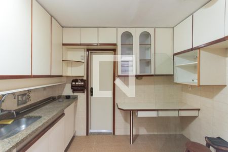 Apartamento à venda com 71m², 2 quartos e 1 vaga Apartamento à venda com 71m², 2 quartos e 1 vagaCozinha e Área de Serviço