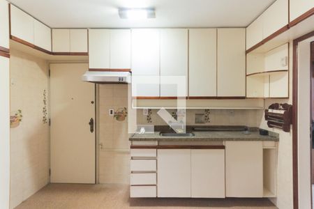 Apartamento à venda com 71m², 2 quartos e 1 vaga Apartamento à venda com 71m², 2 quartos e 1 vagaCozinha e Área de Serviço