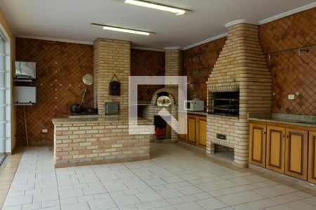 Casa à venda com 700m², 3 quartos e 6 vagas Casa à venda com 700m², 3 quartos e 6 vagasÁrea Externa