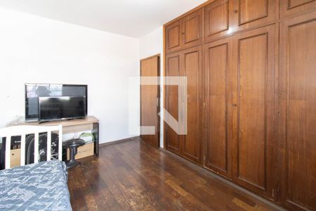 Casa à venda com 365m², 4 quartos e 5 vagasQuarto 2