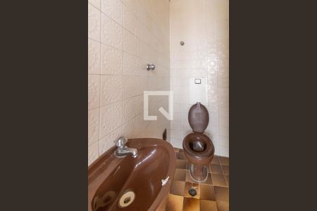 Casa à venda com 365m², 4 quartos e 5 vagasBanheiro de Serviço