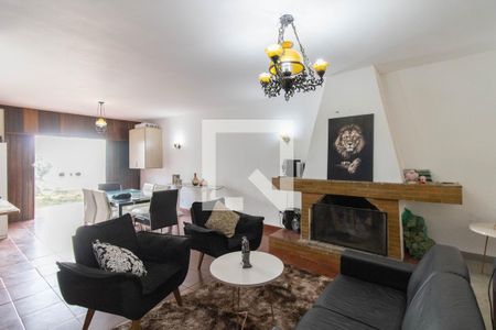 Casa à venda com 365m², 4 quartos e 5 vagasSala