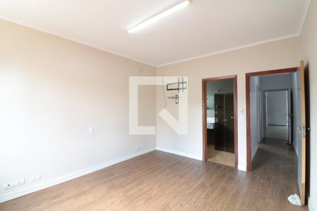 Casa à venda com 380m², 5 quartos e 6 vagasSuite 