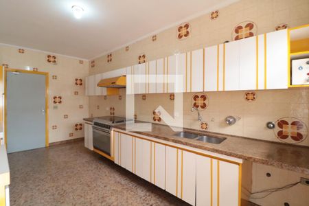 Casa à venda com 380m², 5 quartos e 6 vagasCozinha 