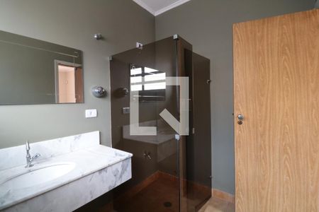 Casa à venda com 380m², 5 quartos e 6 vagasBanheiro da Suíte