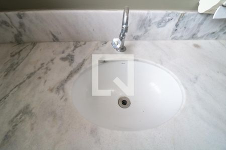 Casa à venda com 380m², 5 quartos e 6 vagasBanheiro 1 - pia