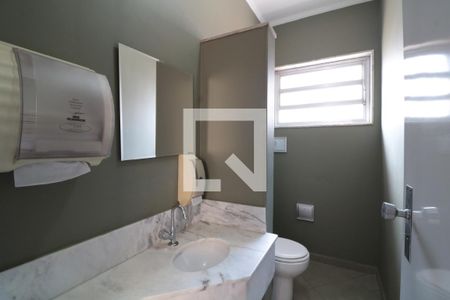 Casa à venda com 380m², 5 quartos e 6 vagasBanheiro 2