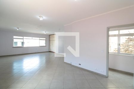 Casa à venda com 380m², 5 quartos e 6 vagasQuarto 1