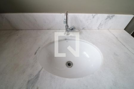 Casa à venda com 380m², 5 quartos e 6 vagasBanheiro da Suíte - pia