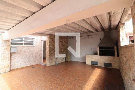 Casa à venda com 380m², 5 quartos e 6 vagasQuintal 