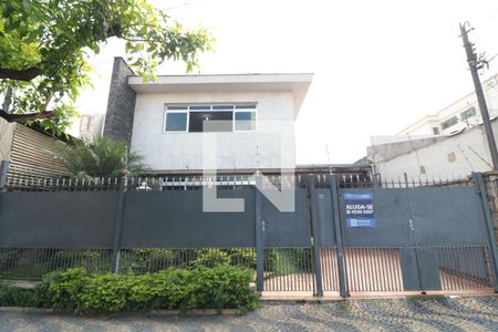 Casa à venda com 380m², 5 quartos e 6 vagasFachada - instalação de plaquinha