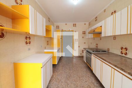 Casa à venda com 380m², 5 quartos e 6 vagasCozinha 