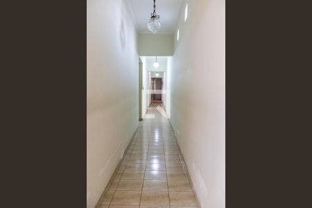 Casa à venda com 267m², 3 quartos e 2 vagasCorredor