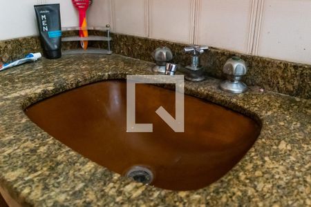 Casa à venda com 267m², 3 quartos e 2 vagasBanheiro