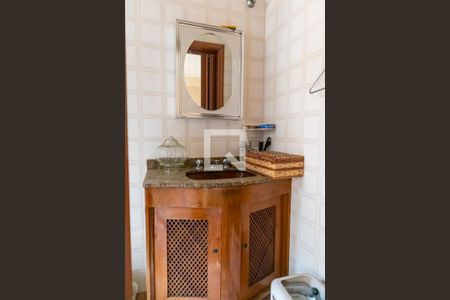 Casa à venda com 267m², 3 quartos e 2 vagasBanheiro da suíte