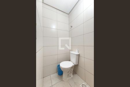 Apartamento à venda com 64m², 2 quartos e 1 vaga Apartamento à venda com 64m², 2 quartos e 1 vagaBanheiro do Salão de festas