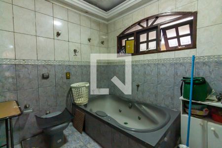 Banheiro da Suíte de casa à venda com 3 quartos, 320m² em Conceição, Osasco