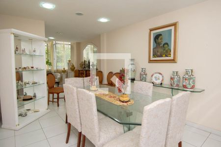 Apartamento à venda com 200m², 3 quartos e sem vagaSala de Jantar