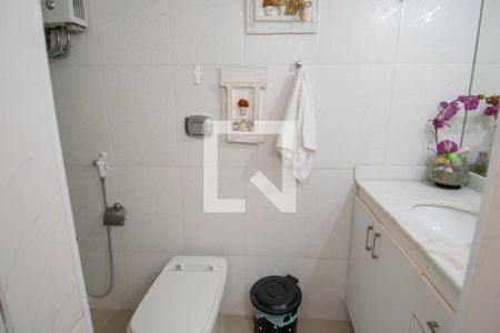 Apartamento à venda com 200m², 3 quartos e sem vagaBanheiro da Suíte