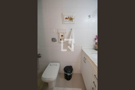 Apartamento à venda com 200m², 3 quartos e sem vagaBanheiro da Suíte