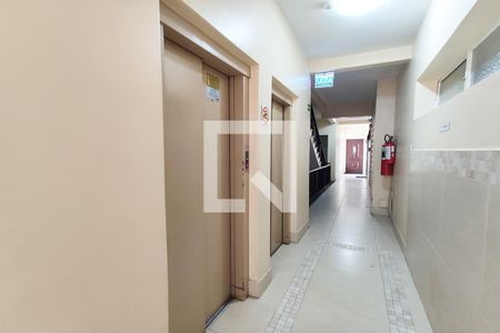 Apartamento à venda com 95m², 3 quartos e sem vagaElevadores