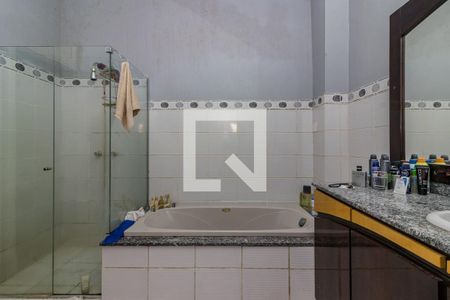 Casa à venda com 849m², 6 quartos e 8 vagasBanheiro da Suíte 3