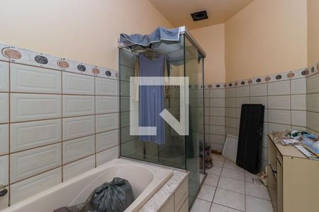 Casa à venda com 849m², 6 quartos e 8 vagasBanheiro da Suíte 5