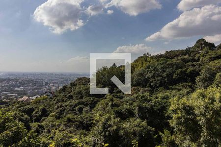 Casa à venda com 849m², 6 quartos e 8 vagasVista