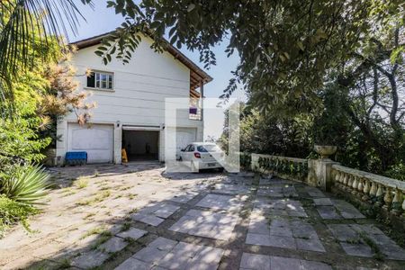 Casa à venda com 849m², 6 quartos e 8 vagasQuintal