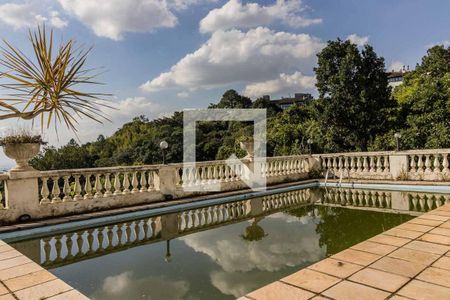 Casa à venda com 849m², 6 quartos e 8 vagasPiscina