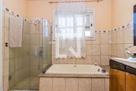 Casa à venda com 849m², 6 quartos e 8 vagasBanheiro da Suíte 4