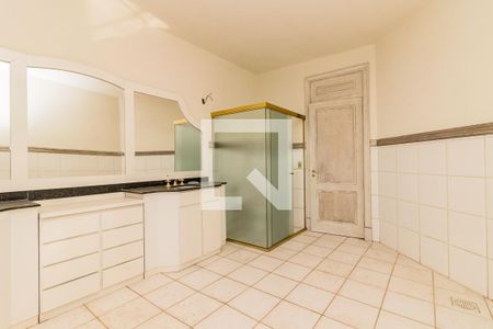 Casa à venda com 849m², 6 quartos e 8 vagasBanheiro da Suíte 6