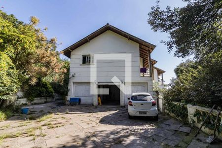 Casa à venda com 849m², 6 quartos e 8 vagasfachda