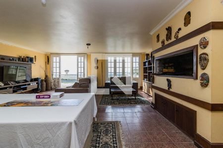 Casa à venda com 849m², 6 quartos e 8 vagasChurrasqueira