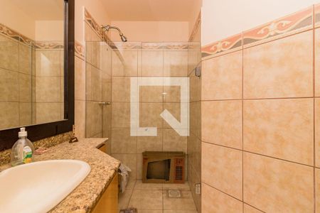 Casa à venda com 849m², 6 quartos e 8 vagasBanheiro da Suíte 1