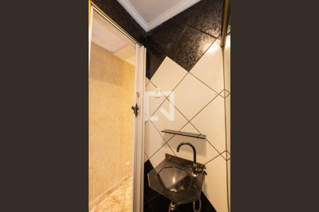 Casa de condomínio à venda com 1002212480m², 3 quartos e 1 vaga Casa de condomínio à venda com 1002212480m², 3 quartos e 1 vagaBanheiro