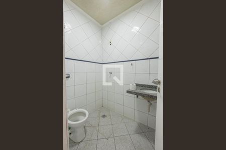 Casa de condomínio à venda com 1002212480m², 3 quartos e 1 vaga Casa de condomínio à venda com 1002212480m², 3 quartos e 1 vagaBanheiro de Serviço