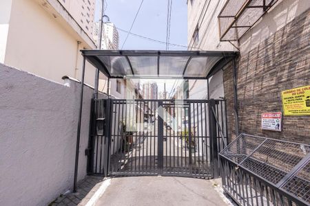 Casa de condomínio à venda com 1002212480m², 3 quartos e 1 vaga Casa de condomínio à venda com 1002212480m², 3 quartos e 1 vagaFachada