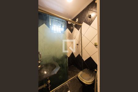 Casa de condomínio à venda com 1002212480m², 3 quartos e 1 vaga Casa de condomínio à venda com 1002212480m², 3 quartos e 1 vagaBanheiro