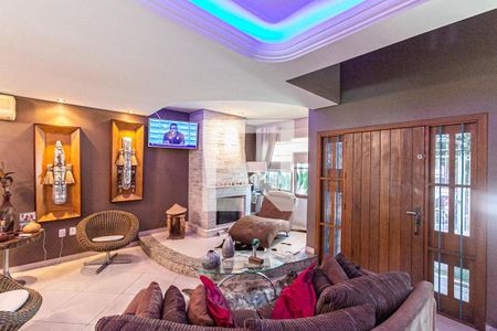 Sala de casa à venda com 4 quartos, 336m² em Camaquã, Porto Alegre